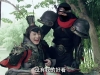 吕小布：大锅，你的盔甲没我的好看。
